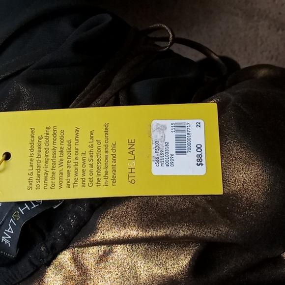 Plus size top very shiny gold top size 22 - Picture 5 of 5